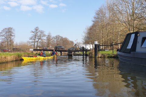 Canoe on Basingstoke Canal