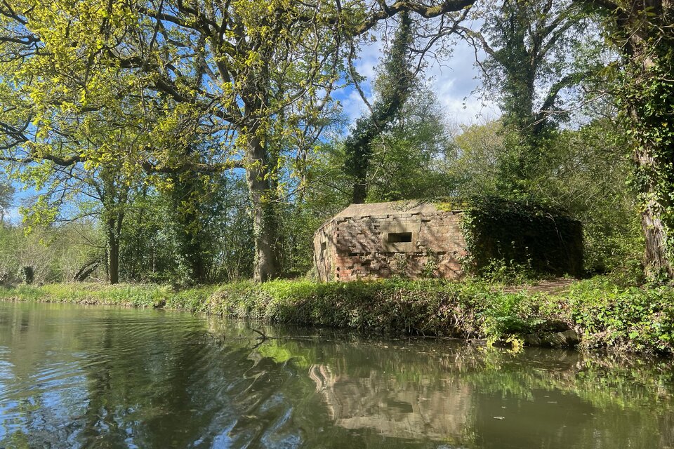 Canoe on Basingstoke Canal - photo 3